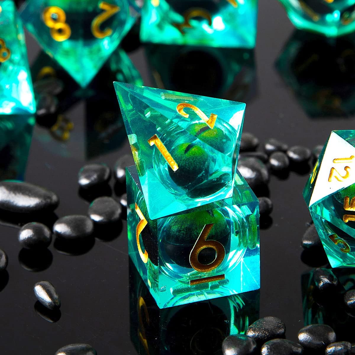 Beholder Green Dragon Eye dice set