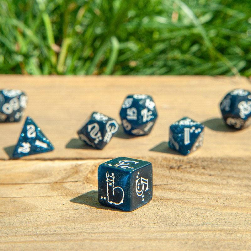 Shimmering Llama Dice Set Glittering dark Blue & White🦙